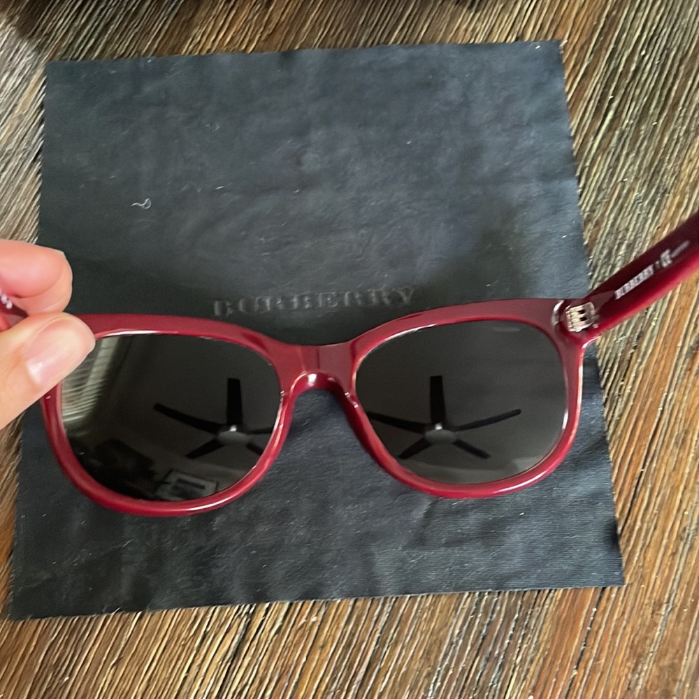 BURBERRY Burgundy Sunglasses - Picture 3 of 8